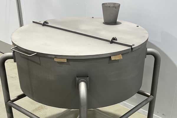 Custom Metal Fabrication created these unique cylinder trolleys.